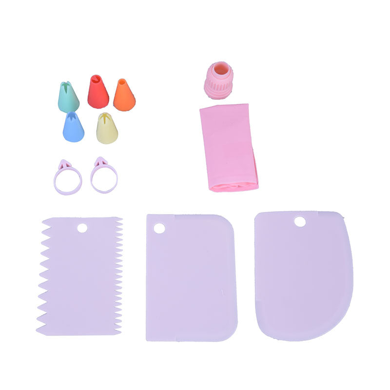 5 Nozzles Set plastic With Coupler, Icing Bag And 3 Cake Scrapers