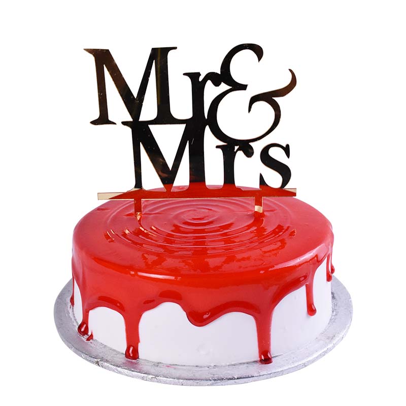 Mr & Mrs Cake Topper (Golden)