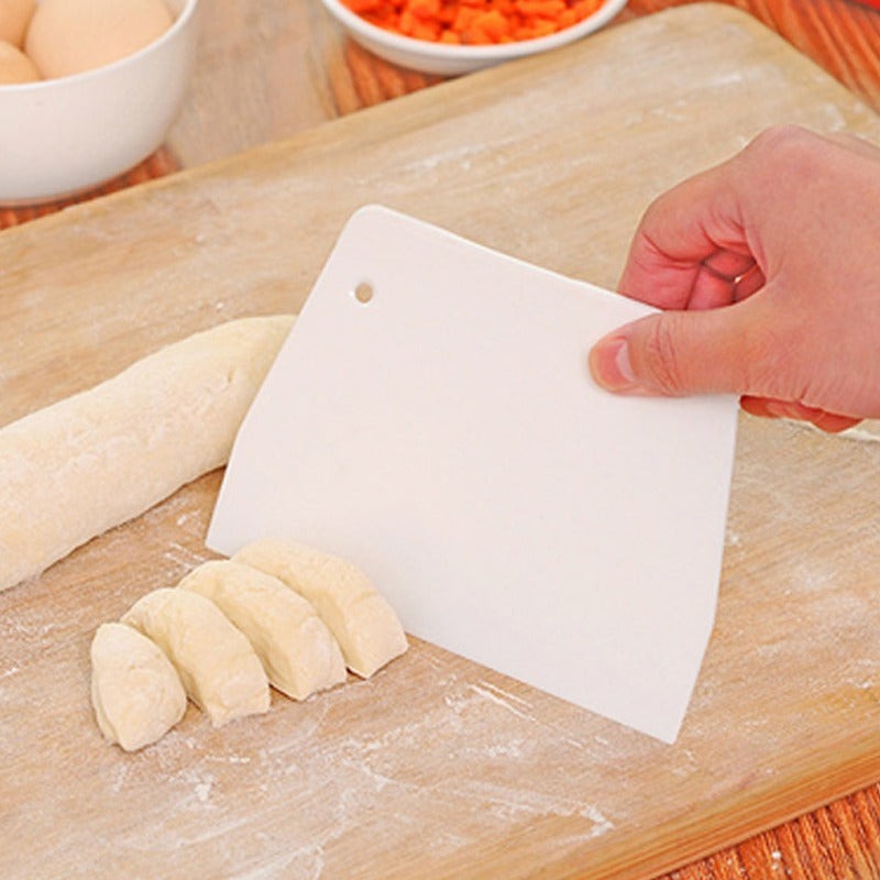 White Cake And Dough Plastic Scraper Medium